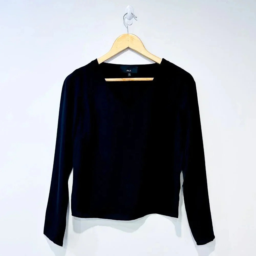 AKA ‎ Black top